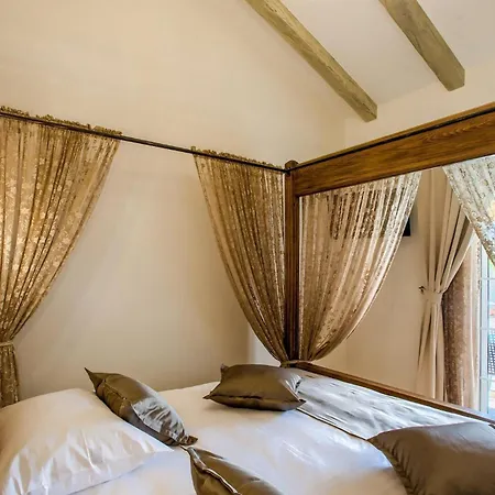 Mek Ferienhaus Zadar